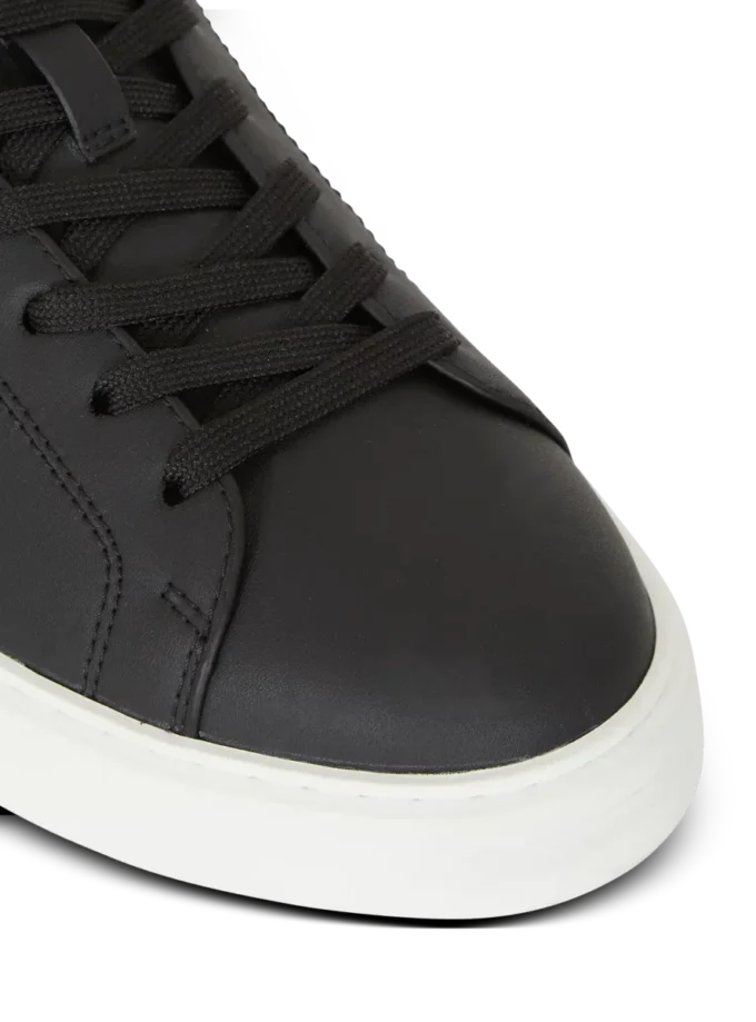 Baskets B-Court en cuir de veau Baskets B-Court en cuir de veau
