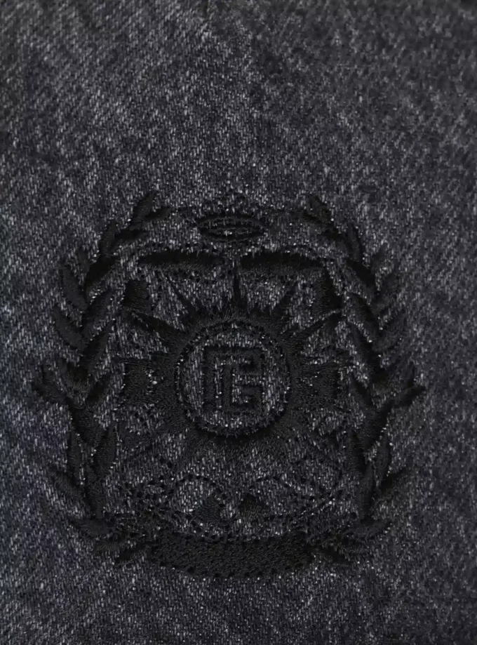Casquette en denim brodée Balmain Écusson Casquette en denim brodée Balmain Écusson