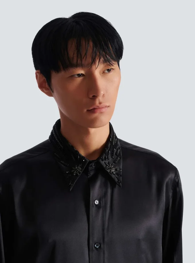 Chemise en soie avec cristaux Chemise en soie avec cristaux