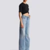 Jean droit en denim délavé Jean droit en denim délavé