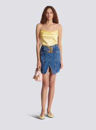 Jupe courte en denim avec ceinture Jupe courte en denim avec ceinture