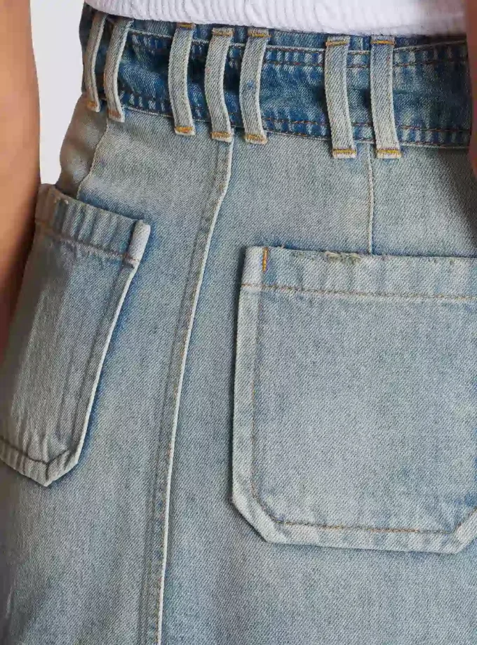 Jupe en denim avec poches Jupe en denim avec poches