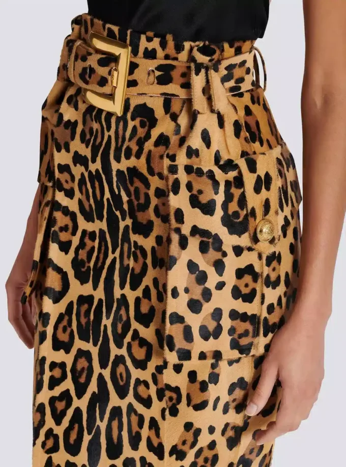 Jupe midi en cuir façon poney à motif léopard Jupe midi en cuir façon poney à motif léopard
