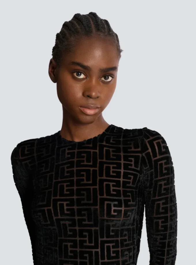 Robe courte en velours monogrammée