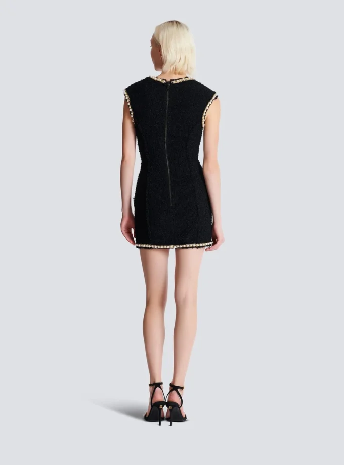 Robe en tweed avec bordure en perles Robe en tweed avec bordure en perles
