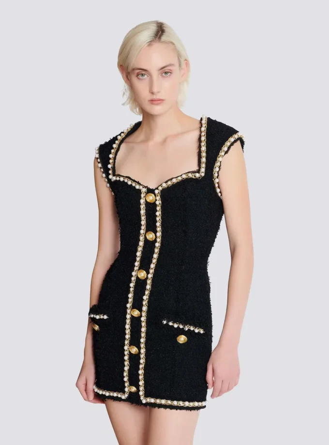 Robe en tweed avec bordure en perles Robe en tweed avec bordure en perles