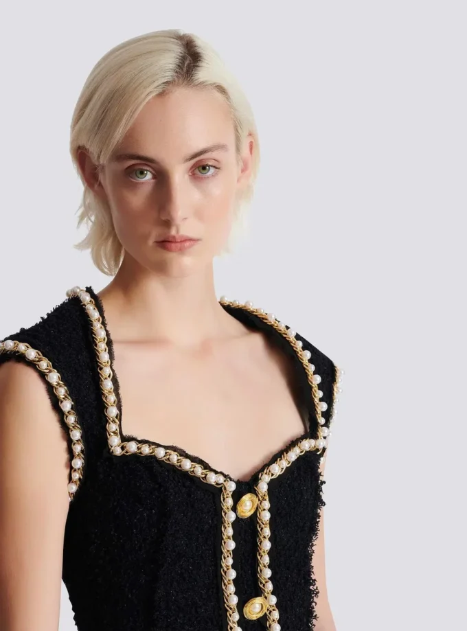 Robe en tweed avec bordure en perles Robe en tweed avec bordure en perles