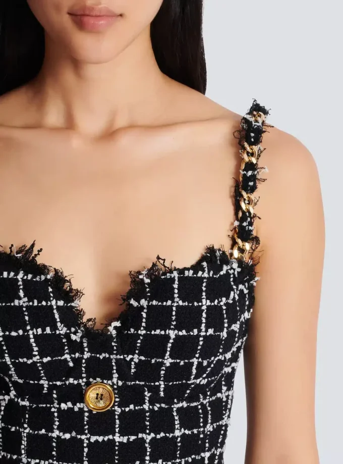 Robe en tweed à bretelles chaînes Robe en tweed à bretelles chaînes