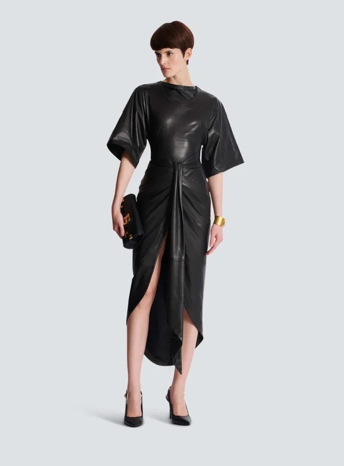 Robe longue en cuir d&rsquo;agneau nouée