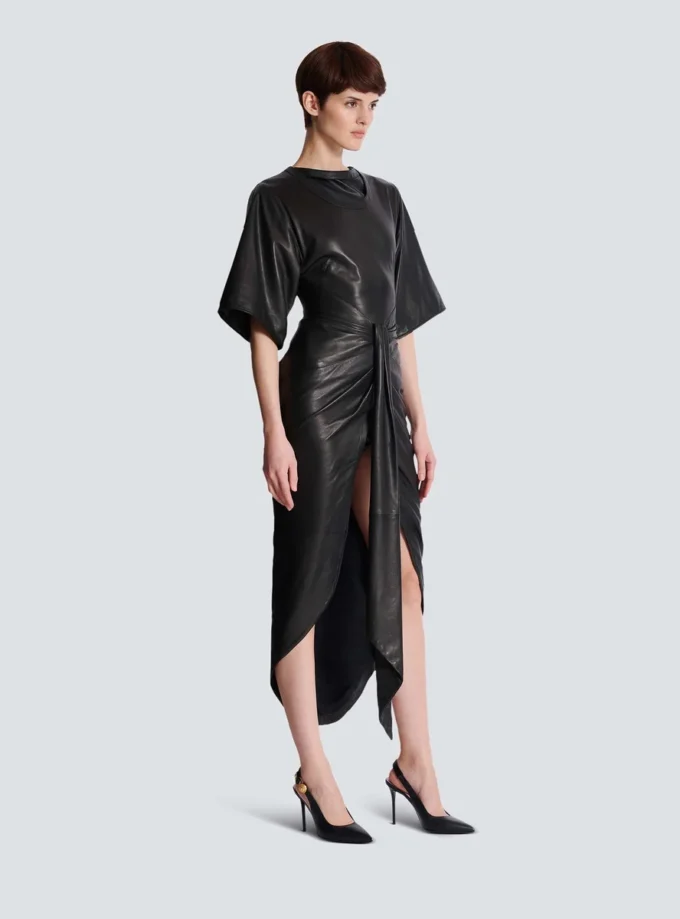 Robe longue en cuir d&rsquo;agneau nouée