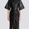 Robe longue en cuir d&rsquo;agneau nouée