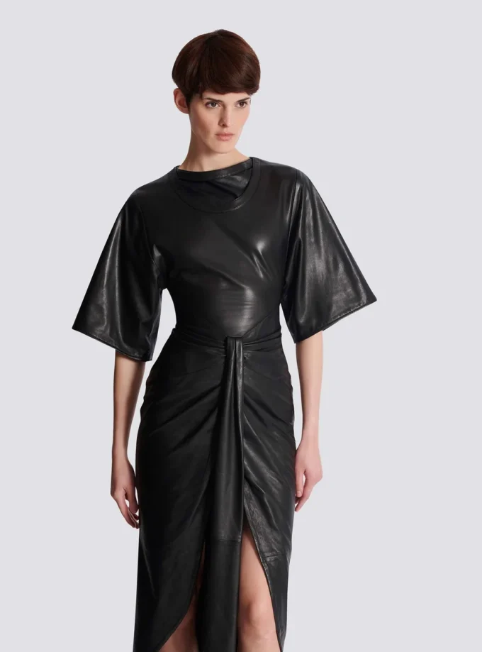 Robe longue en cuir d&rsquo;agneau nouée