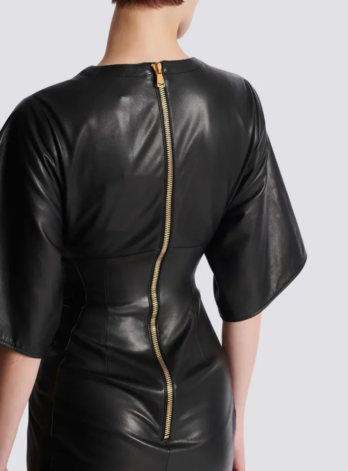 Robe longue en cuir d&rsquo;agneau nouée