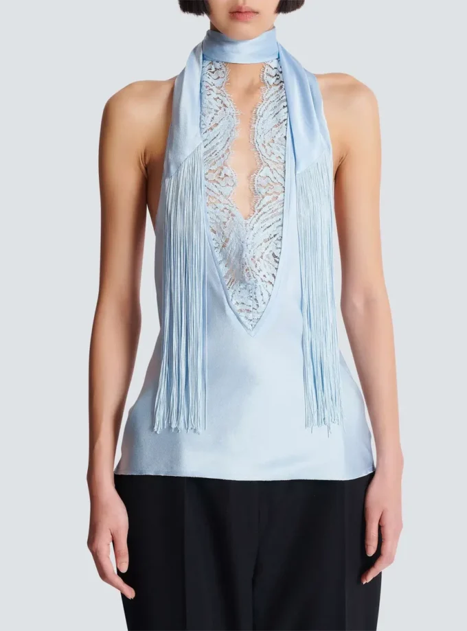 Top en satin à franges et dos nu Top en satin à franges et dos nu