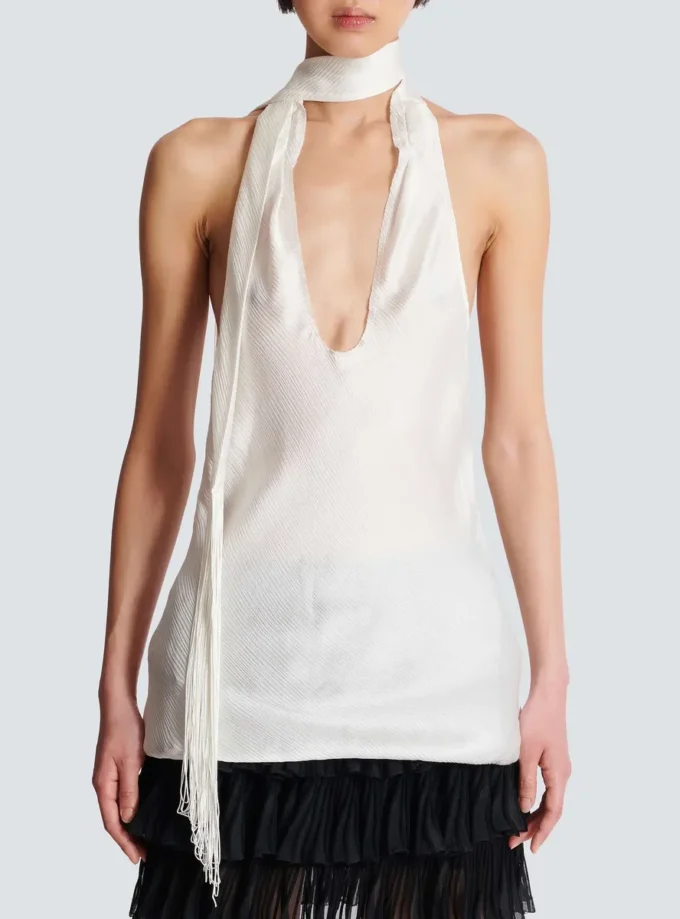 Top en satin à franges et dos nu