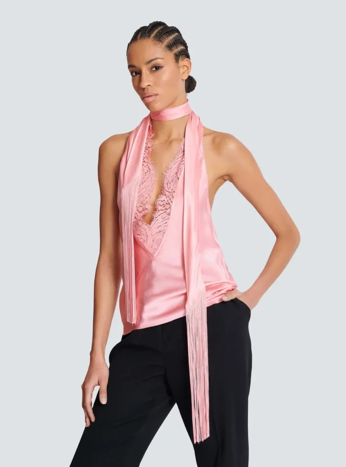 Top en satin à franges et dos nu Top en satin à franges et dos nu
