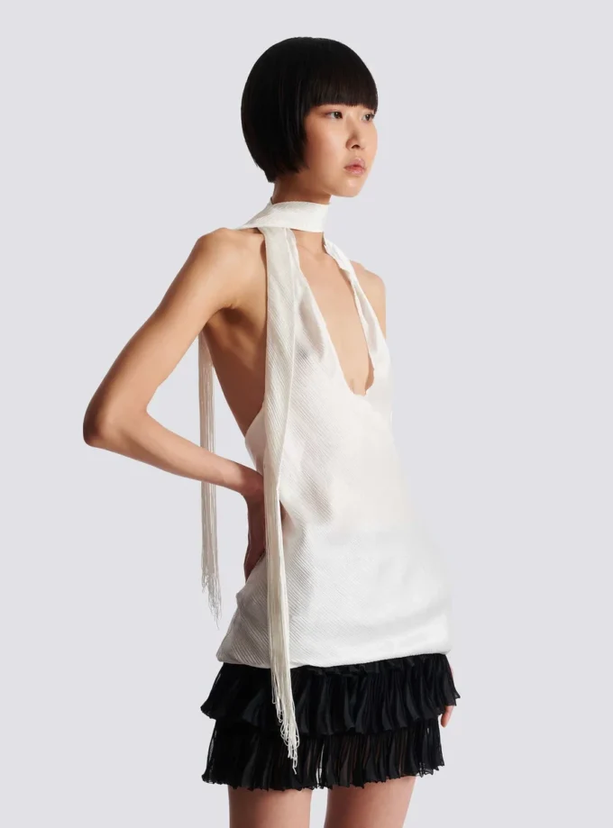Top en satin à franges et dos nu