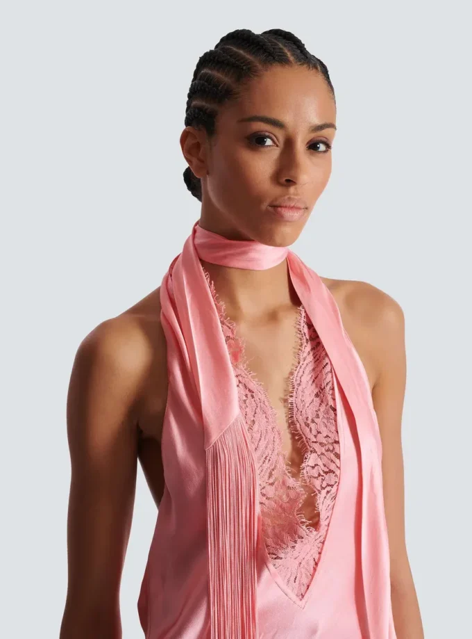 Top en satin à franges et dos nu Top en satin à franges et dos nu