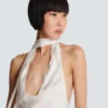 Top en satin à franges et dos nu