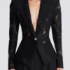 Veste ajustée en dentelle à 1 bouton Veste ajustée en dentelle à 1 bouton
