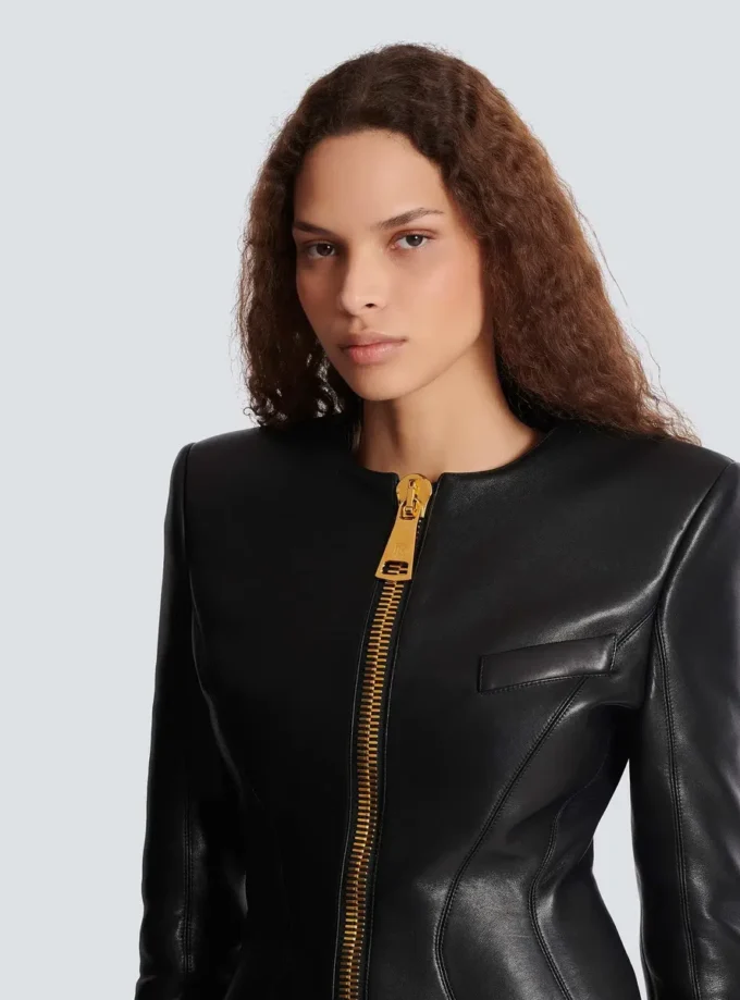 Veste courte à basque en cuir d’agneau Veste courte à basque en cuir d’agneau