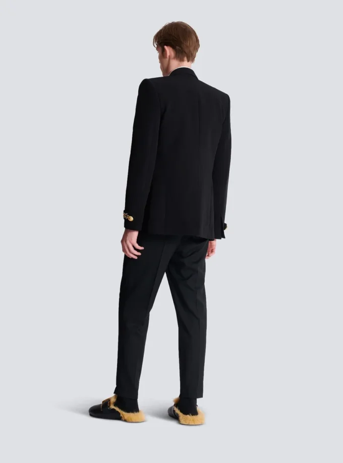Veste en crêpe brodée