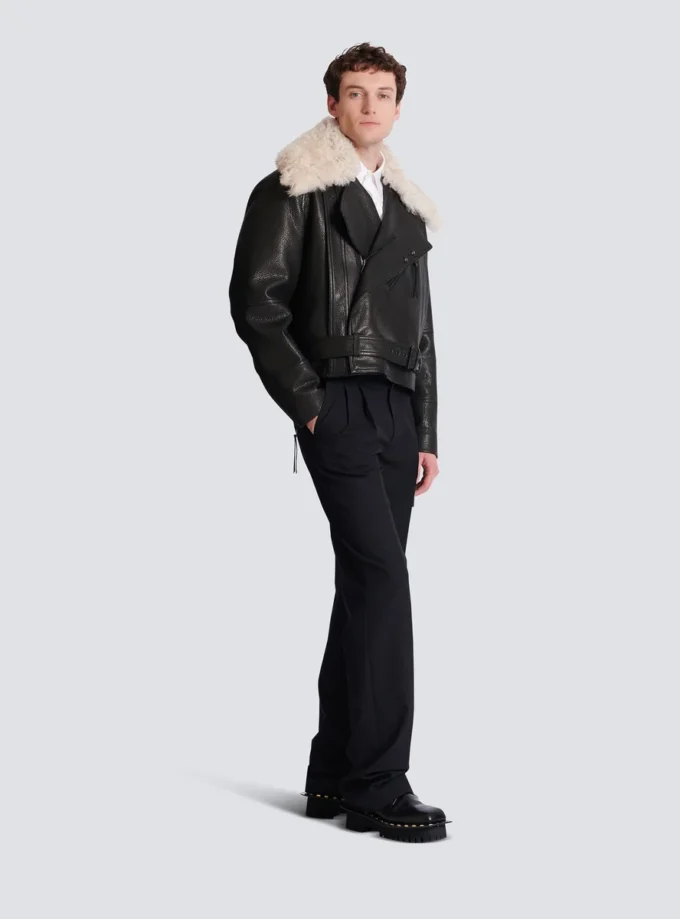 Veste en cuir avec col en peau lainée Veste en cuir avec col en peau lainée