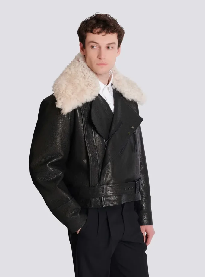 Veste en cuir avec col en peau lainée Veste en cuir avec col en peau lainée