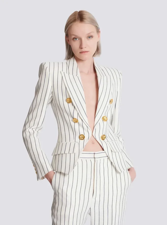 Veste à fines rayures et 6 boutons Veste à fines rayures et 6 boutons