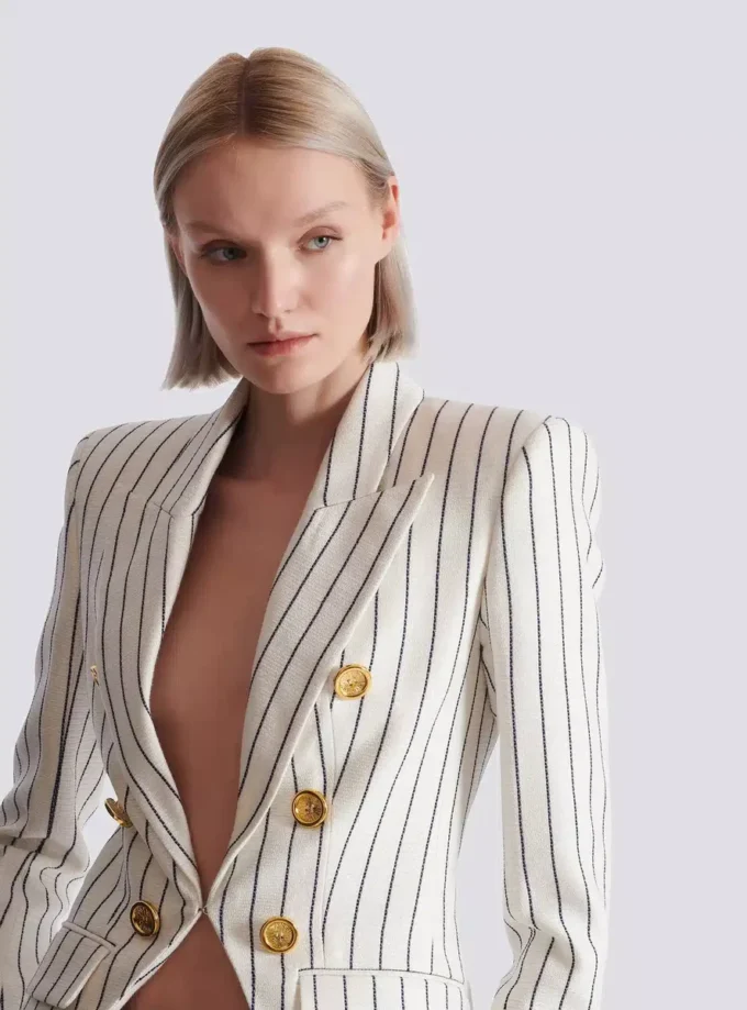Veste à fines rayures et 6 boutons Veste à fines rayures et 6 boutons