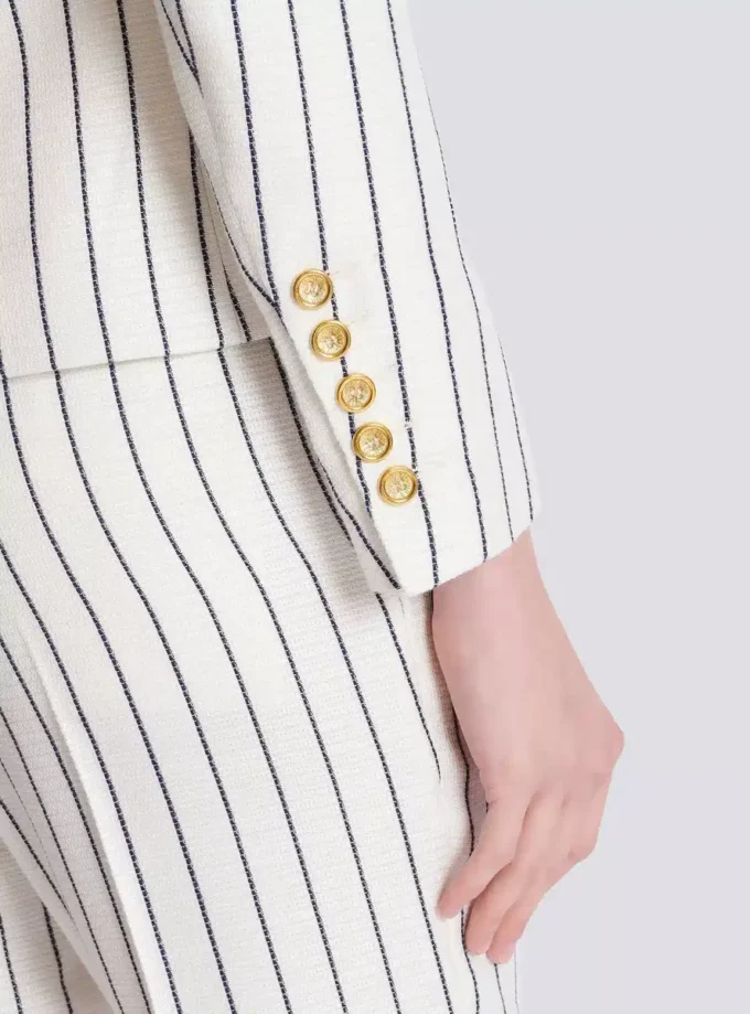 Veste à fines rayures et 6 boutons Veste à fines rayures et 6 boutons