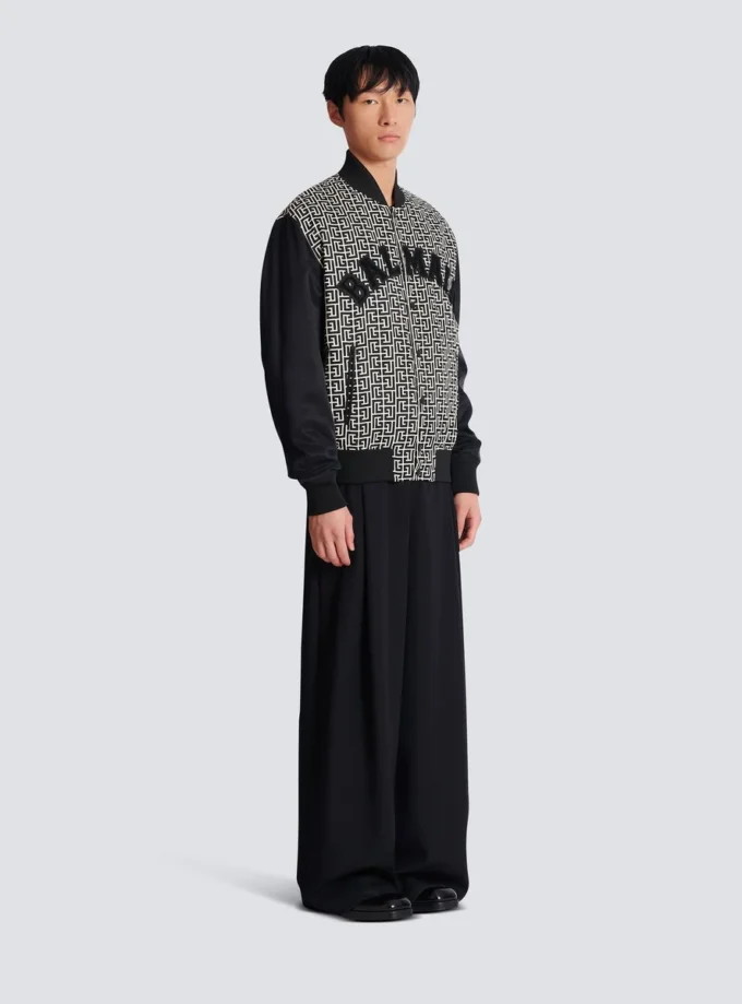 Veste universitaire monogrammée avec empiècements Veste universitaire monogrammée avec empiècements