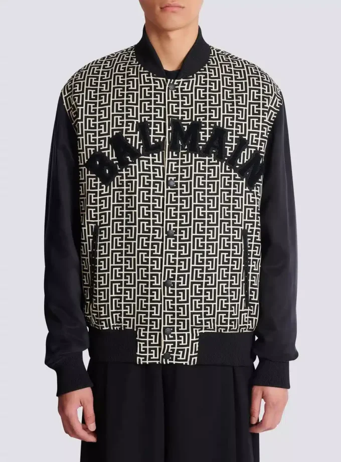 Veste universitaire monogrammée avec empiècements Veste universitaire monogrammée avec empiècements